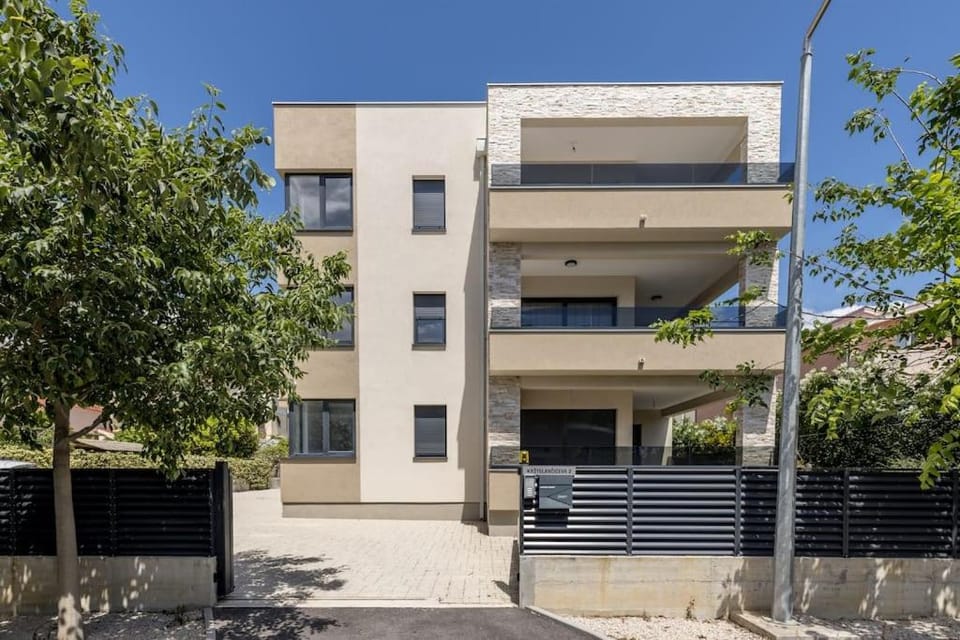Sal Mare - luxury and elegant family apartment Apartment in Podstrana