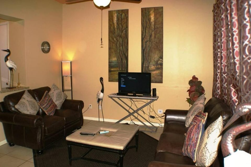 Las Marinas 106 Channelfront boatslip waterview Apartment in South Padre Island