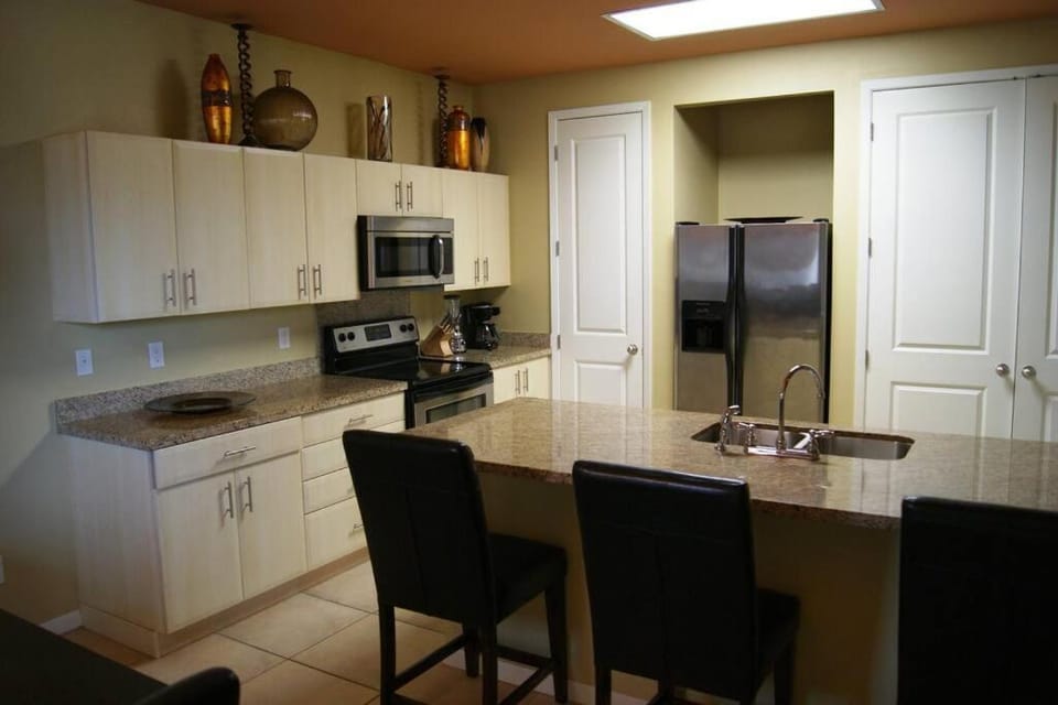 Las Marinas 106 Channelfront boatslip waterview Apartment in South Padre Island
