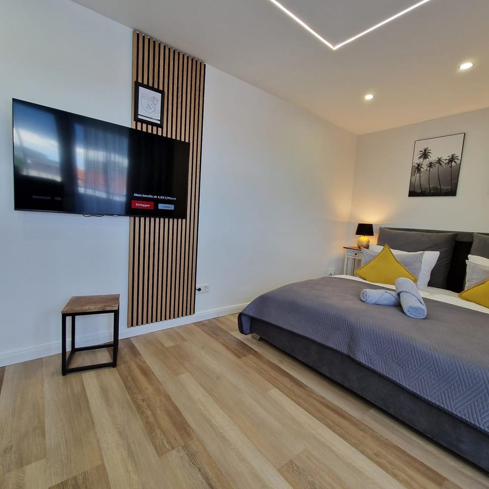 Communal lounge/ TV room, Bed, TV and multimedia, Living room, Photo of the whole room, Seating area