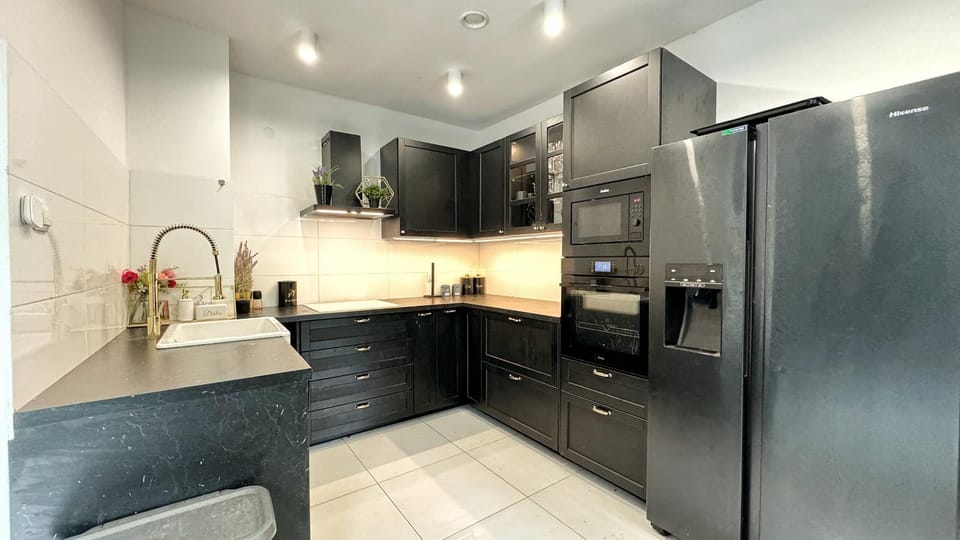 Kitchen or kitchenette, oven, stove