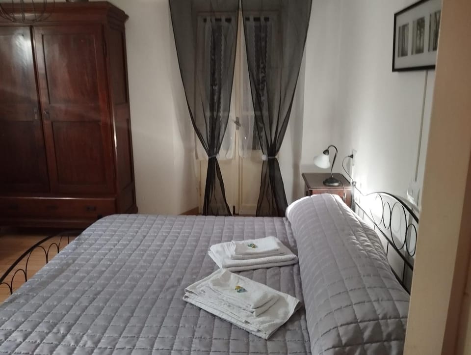Bedroom, wardrobe