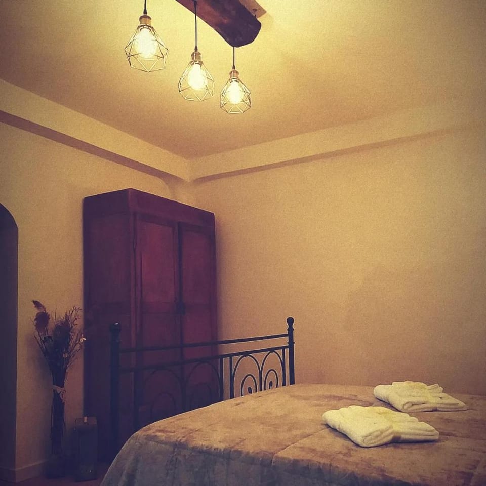 Bed, Photo of the whole room, Bedroom, wardrobe