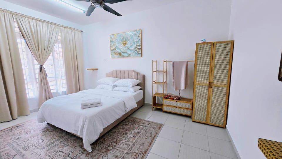 Bed, Photo of the whole room, Bedroom, wardrobe