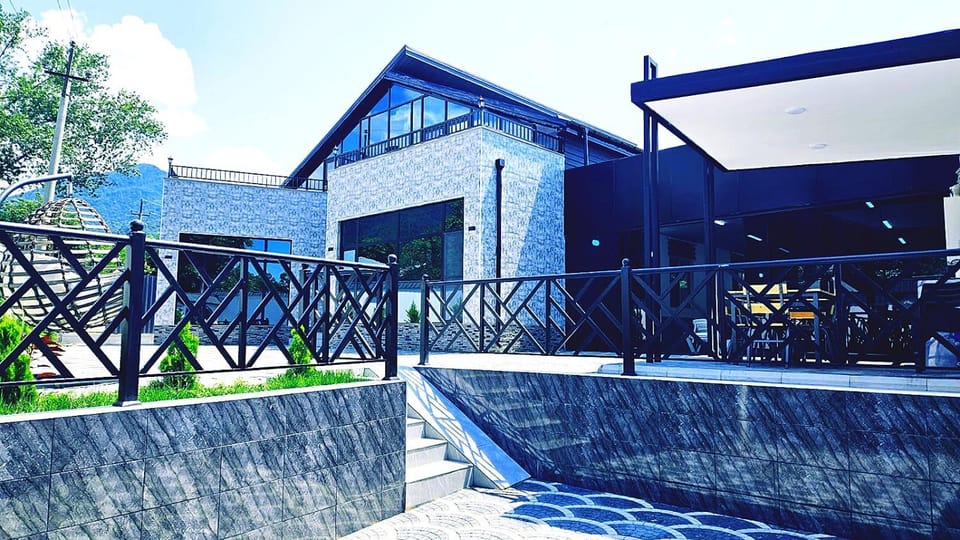 Property building, Day, Garden, Garden view, Pool view, Swimming pool
