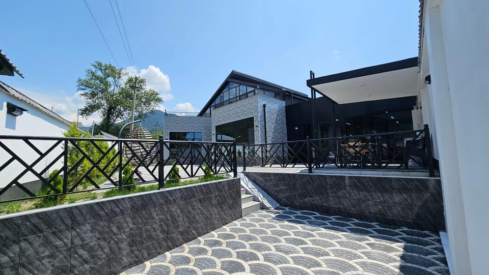 Property building, Day, Natural landscape, View (from property/room), Balcony/Terrace, Mountain view