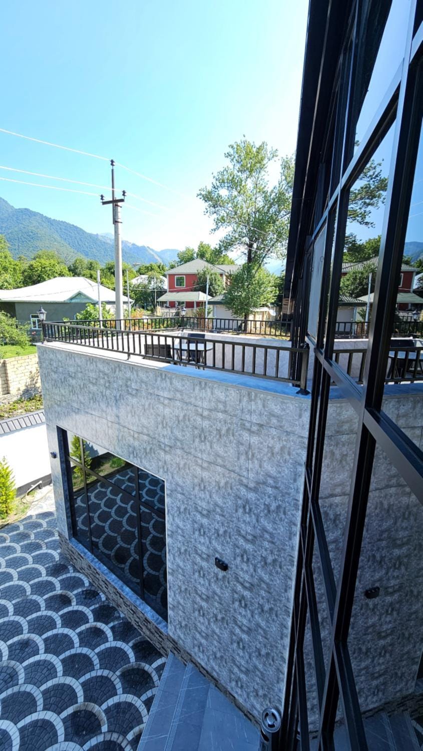 Property building, Day, Natural landscape, View (from property/room), Balcony/Terrace, Balcony/Terrace, City view, Mountain view