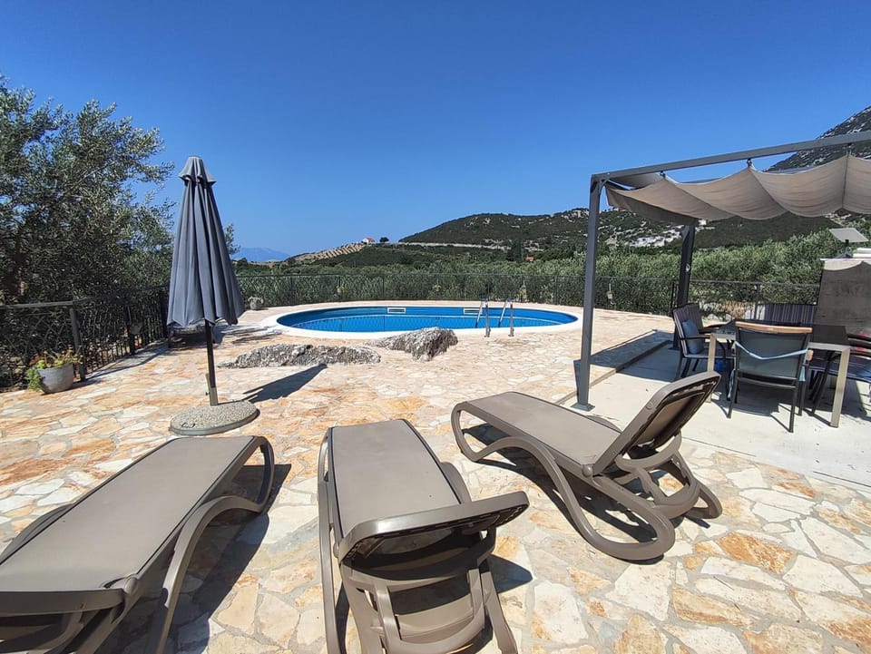 Day, Mountain view, Pool view, Swimming pool, sunbed