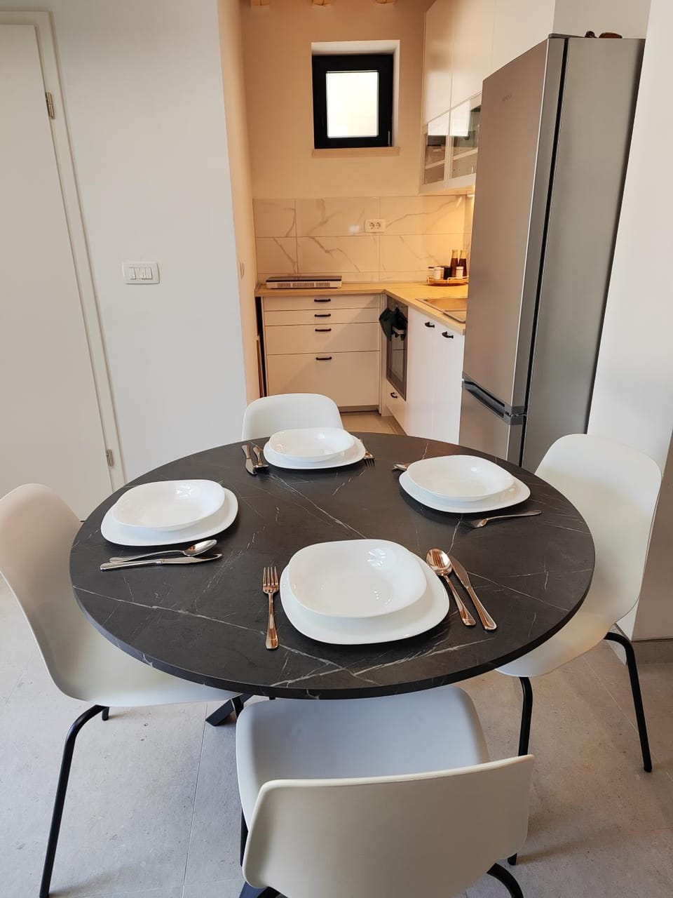 Kitchen or kitchenette, Dining area, oven, stove