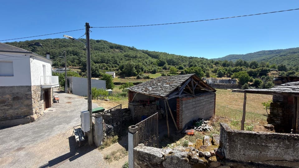 Casa Entre Riscos Apartment in Galicia