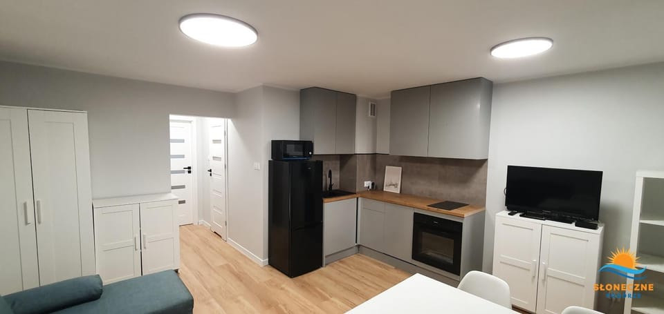 TV and multimedia, Kitchen or kitchenette, dishwasher, microwave, oven, stove, kitchen