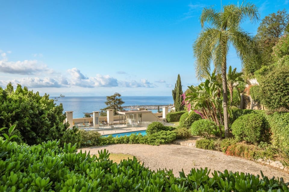 LES MIRADORS - Calme - Piscine - Parking privé - Apartment in Menton
