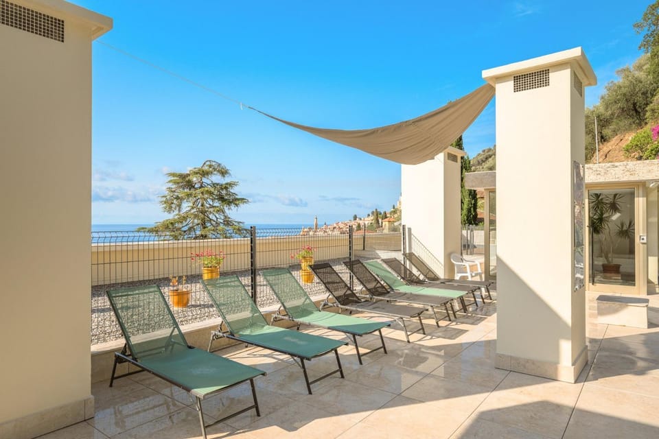 LES MIRADORS - Calme - Piscine - Parking privé - Apartment in Menton