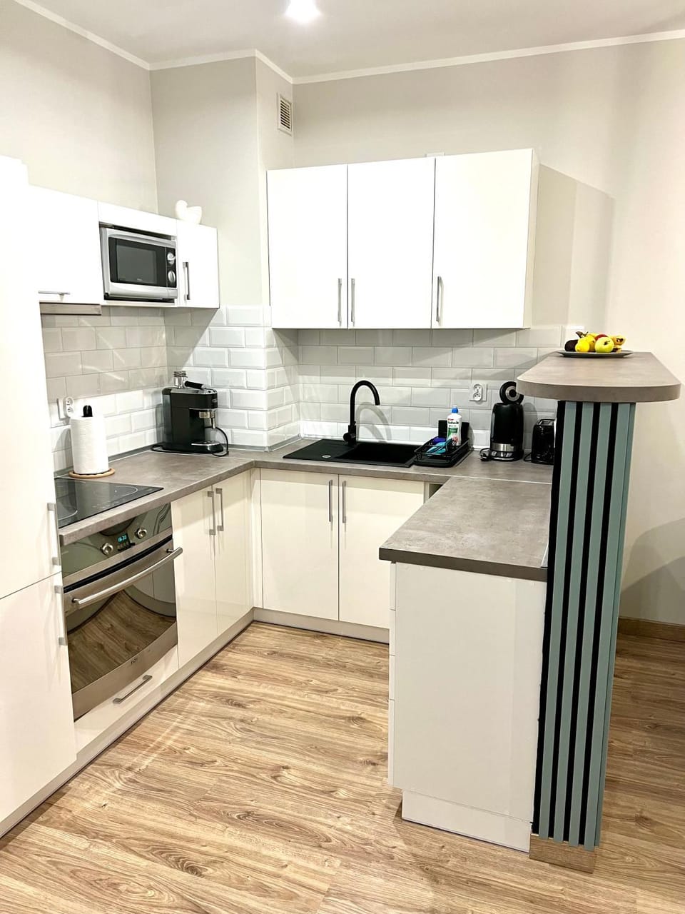 Kitchen or kitchenette, oven, pet friendly, stove, toaster