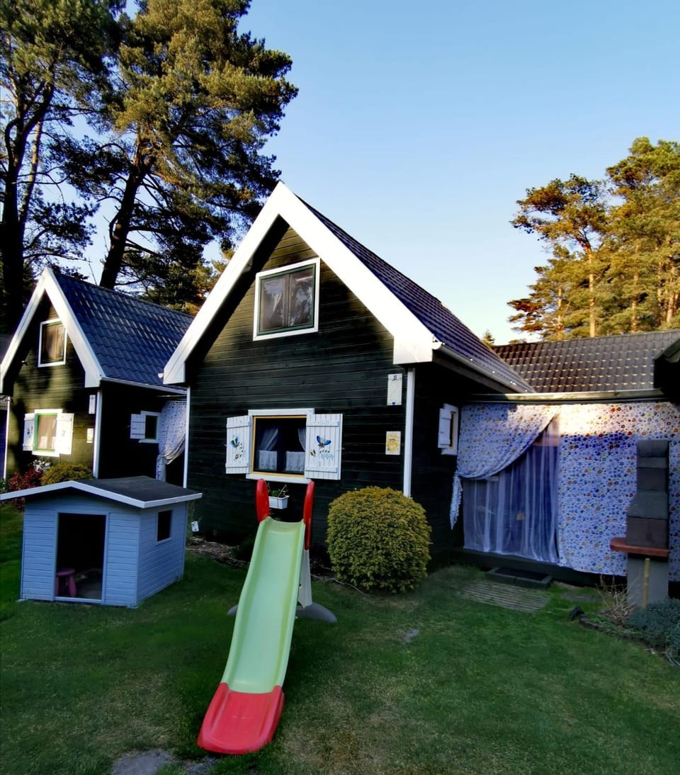 Property building, Day