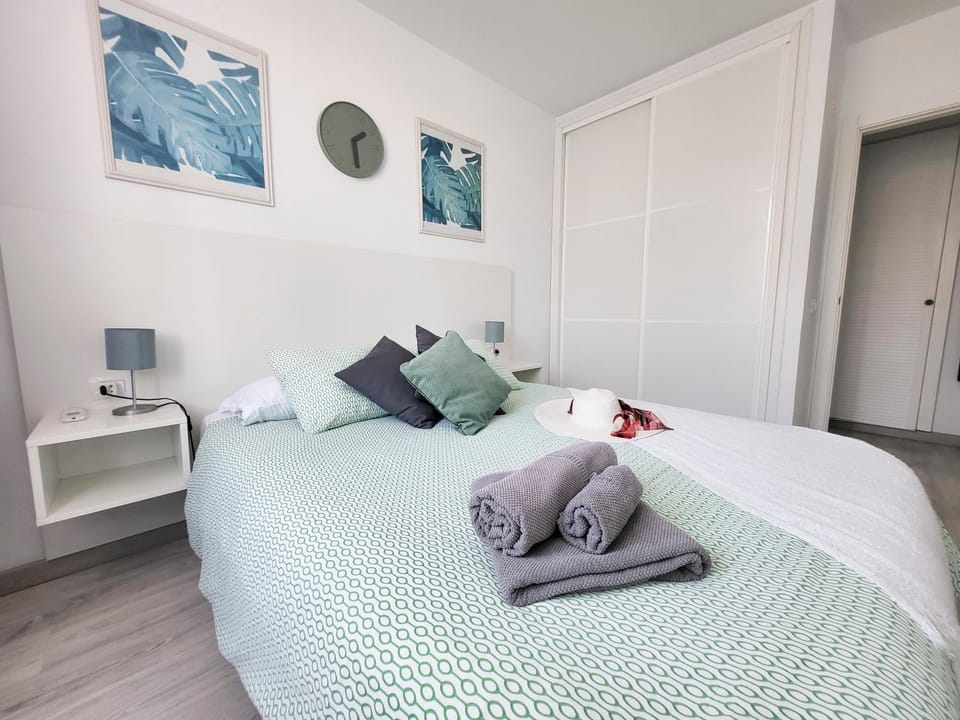 Bedroom, wardrobe