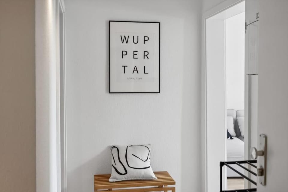 Stylisches Apartment, Parkplatz, Nähe DUS & Dortmund & Köln & Essen Apartment in Wuppertal