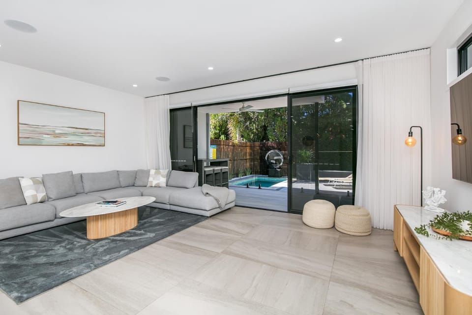 Bliss On The Island - Indulgence at it's best! Villa in Surfers Paradise