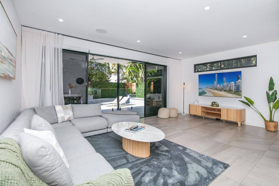 Bliss On The Island - Indulgence at it's best! Villa in Surfers Paradise