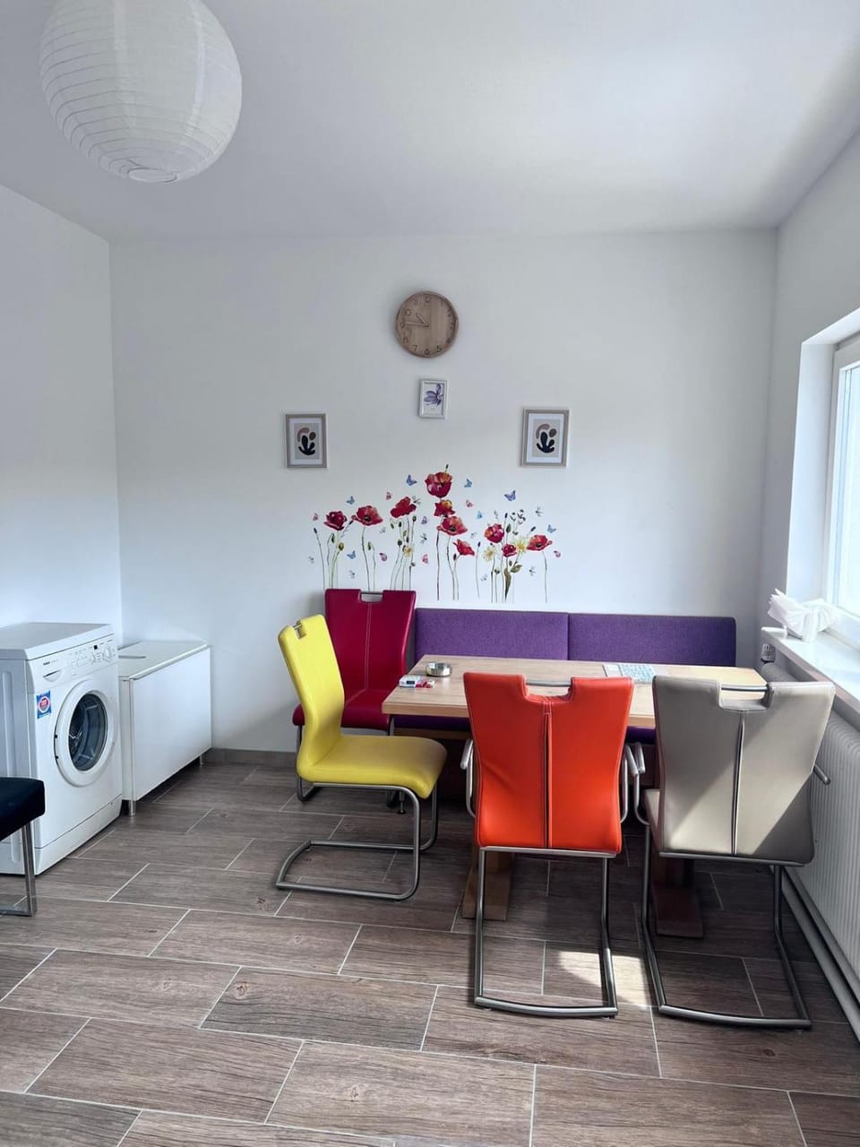 Communal lounge/ TV room, Coffee/tea facilities, Seating area, microwave, toaster, washing machine