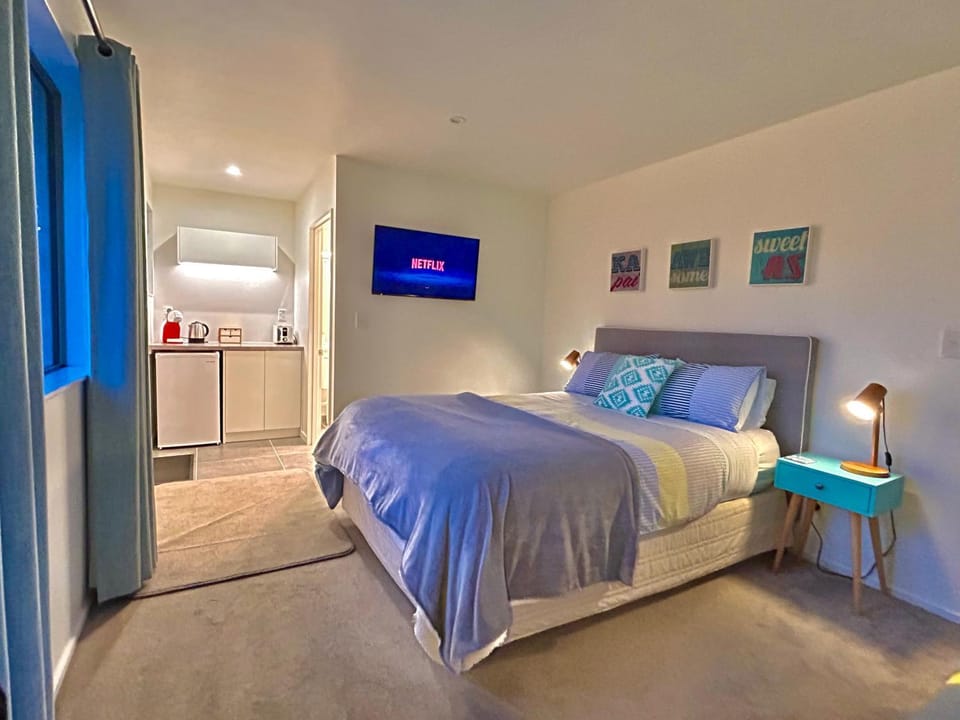 Bed, TV and multimedia