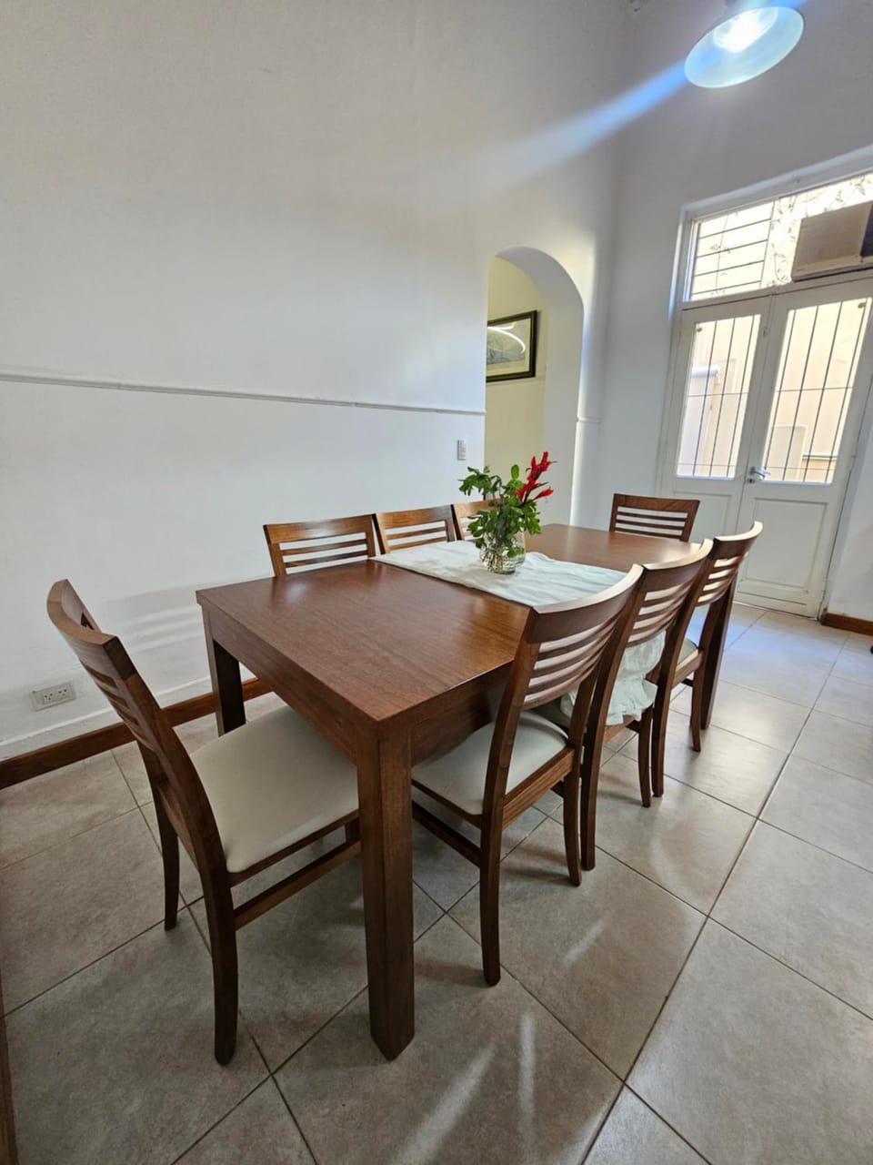 Seating area, Dining area