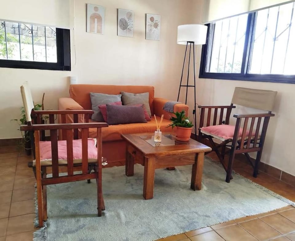 Basilia, Casa con pileta para 6 personas con garaje para 2 vehículos House in Posadas