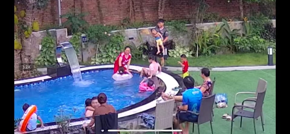 People, Pool view, Swimming pool, group of guests