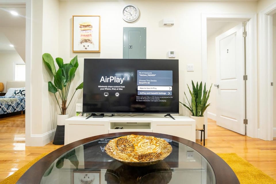 Breezy 3BR Boston Apt - Bathtub, Parking, TV, Walk to Train 803 Apartment in Quincy