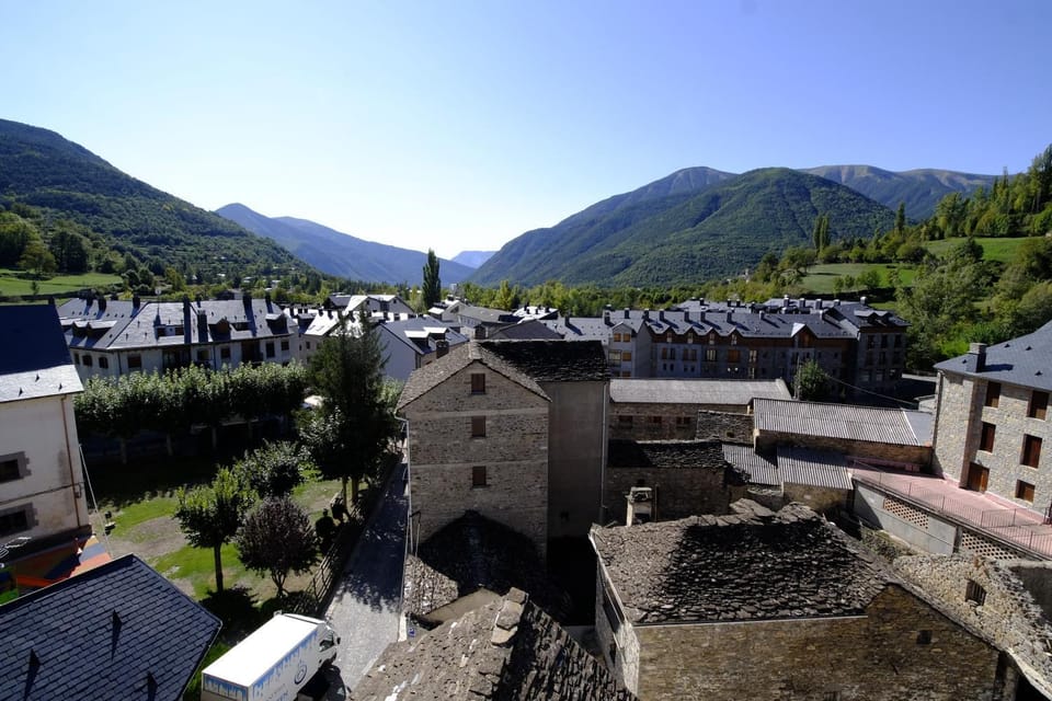 Property building, Day, Summer, On site, City view, Mountain view