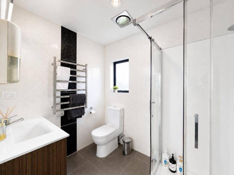 Hillsborough Spacious 3BR with Ensuite -12mins frm Airport House in Auckland