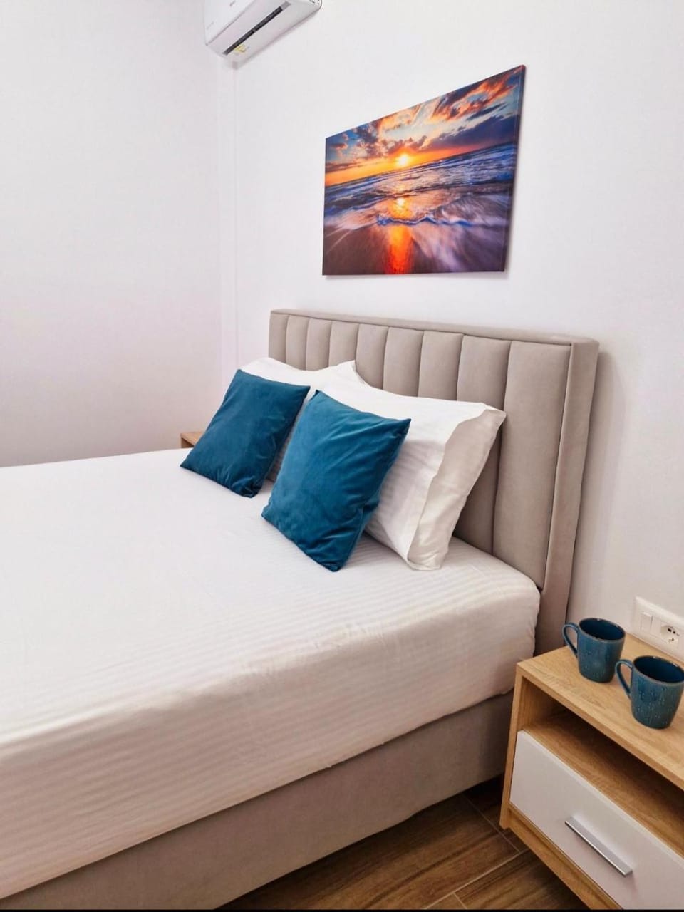 Bed, air conditioner