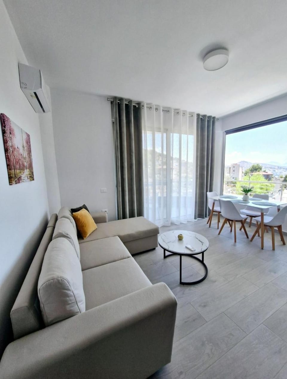 View (from property/room), Living room, Seating area, Dining area