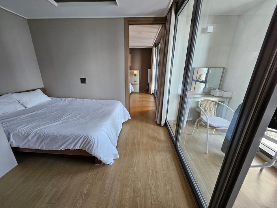 Elbon stay with Haeundae Beach Apartment in Busan
