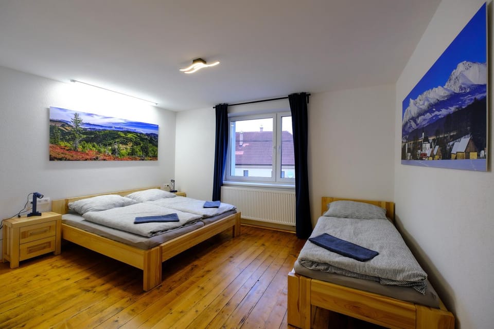 Photo of the whole room, Bedroom, towels