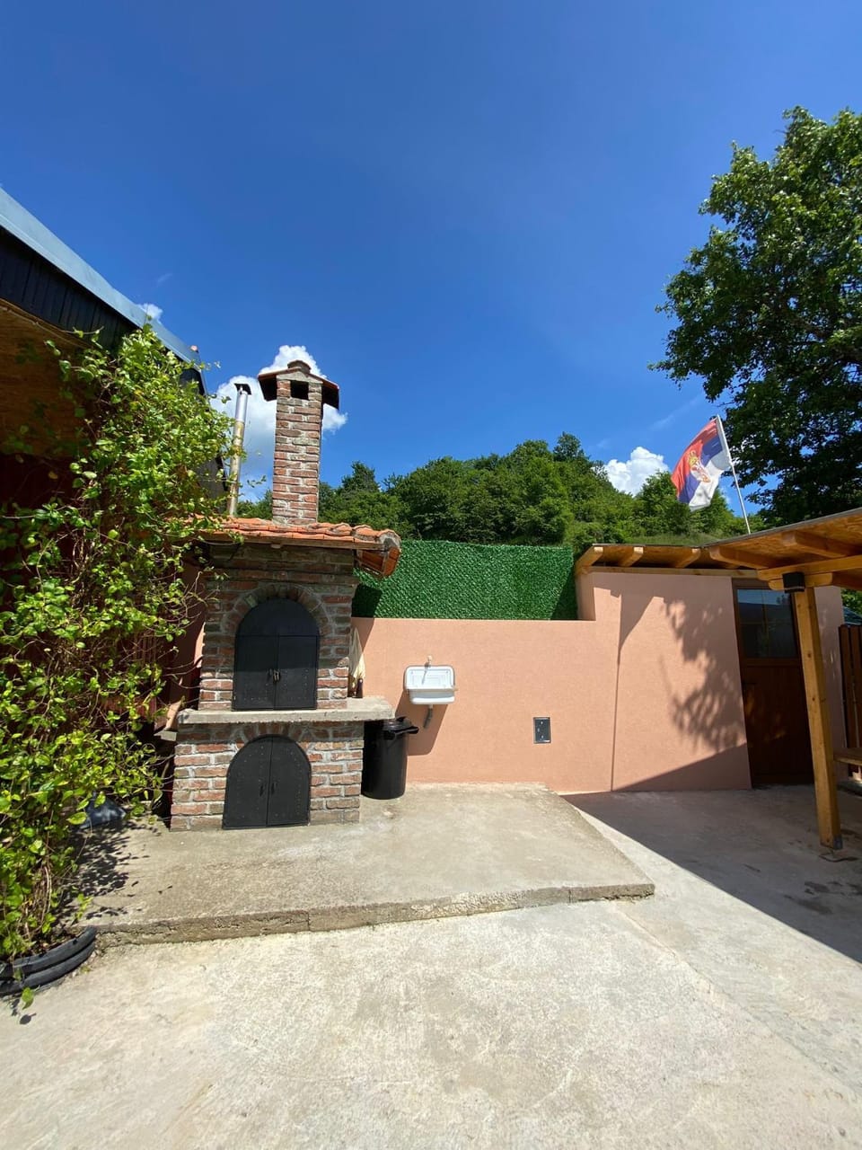 Day, BBQ facilities