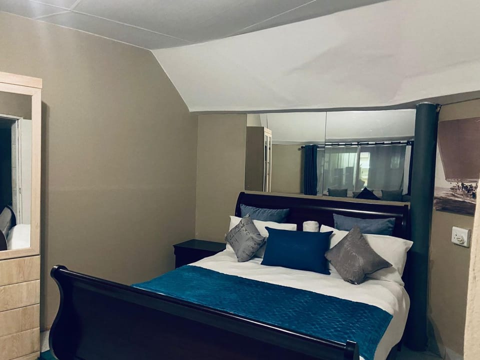 Eccoo OR Tambo Airport lodge Apartment in Gauteng