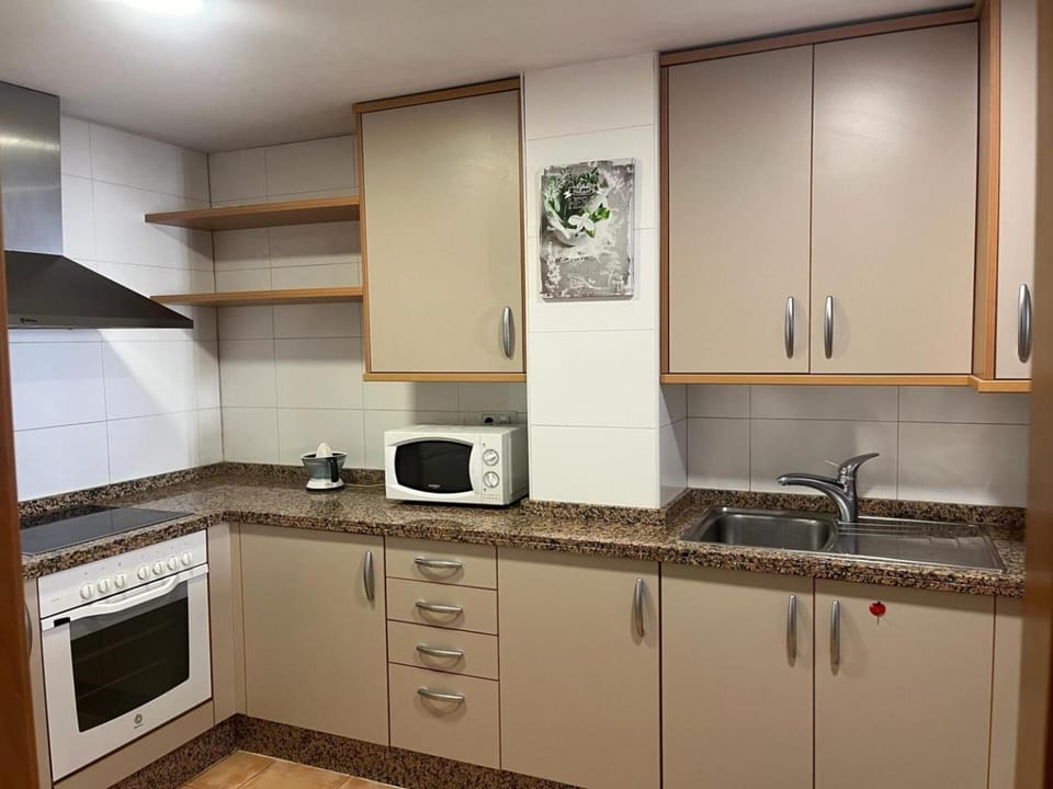 Sea-Breeze Apartment with Pool & Parking Apartment in Ribera Baixa