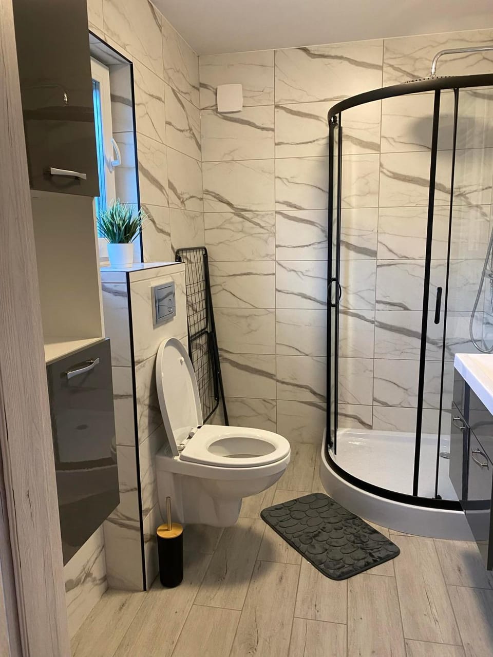 Shower, Toilet, Bathroom