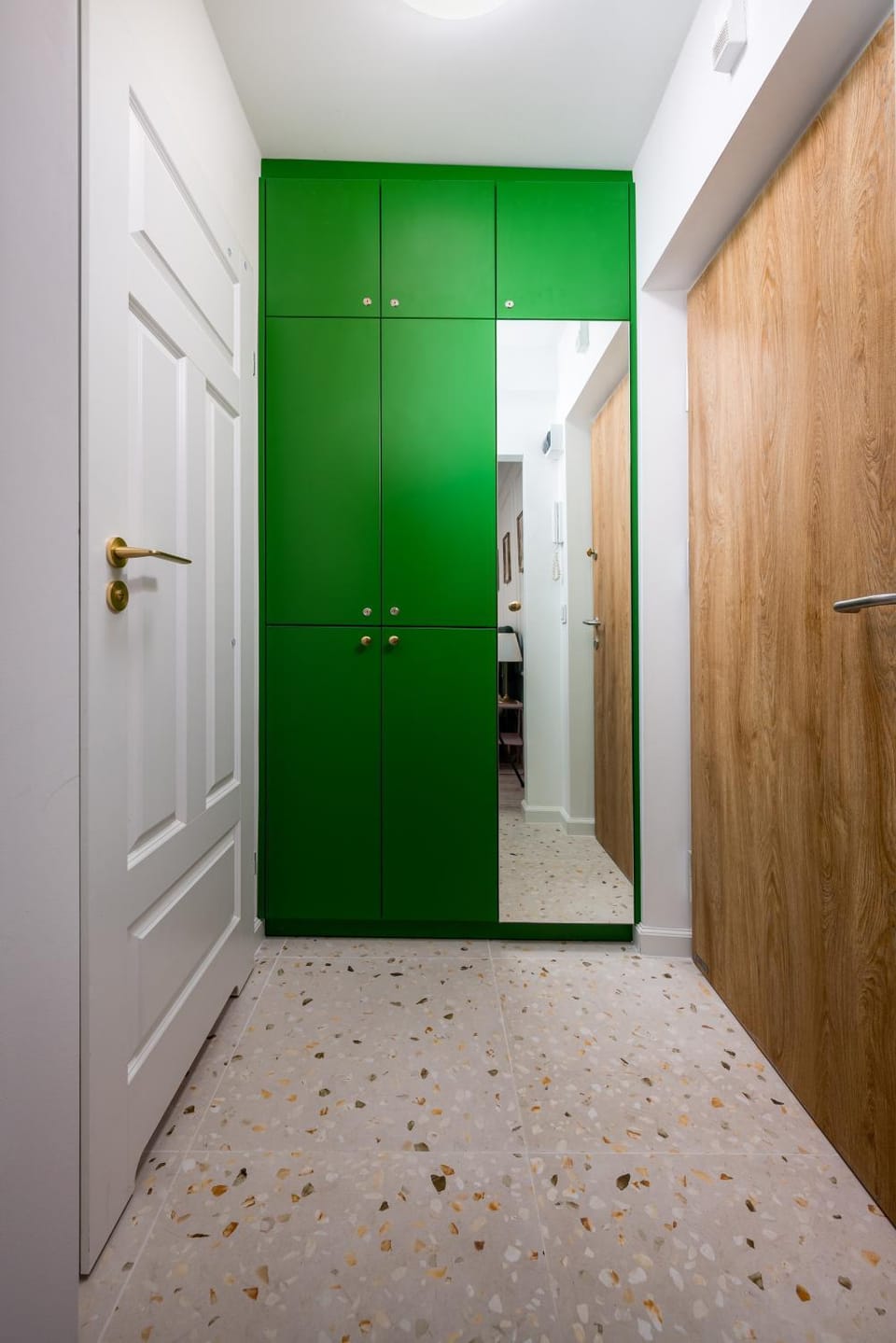 wardrobe, washing machine, washing machine