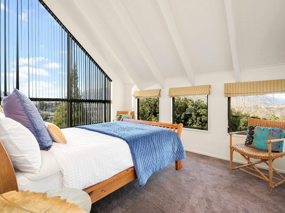 Bed, View (from property/room), Photo of the whole room, Bedroom