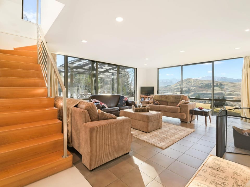Living room, Seating area, Mountain view