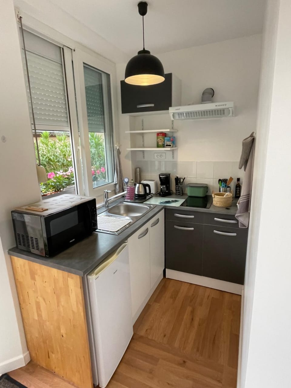 Kitchen or kitchenette, toaster