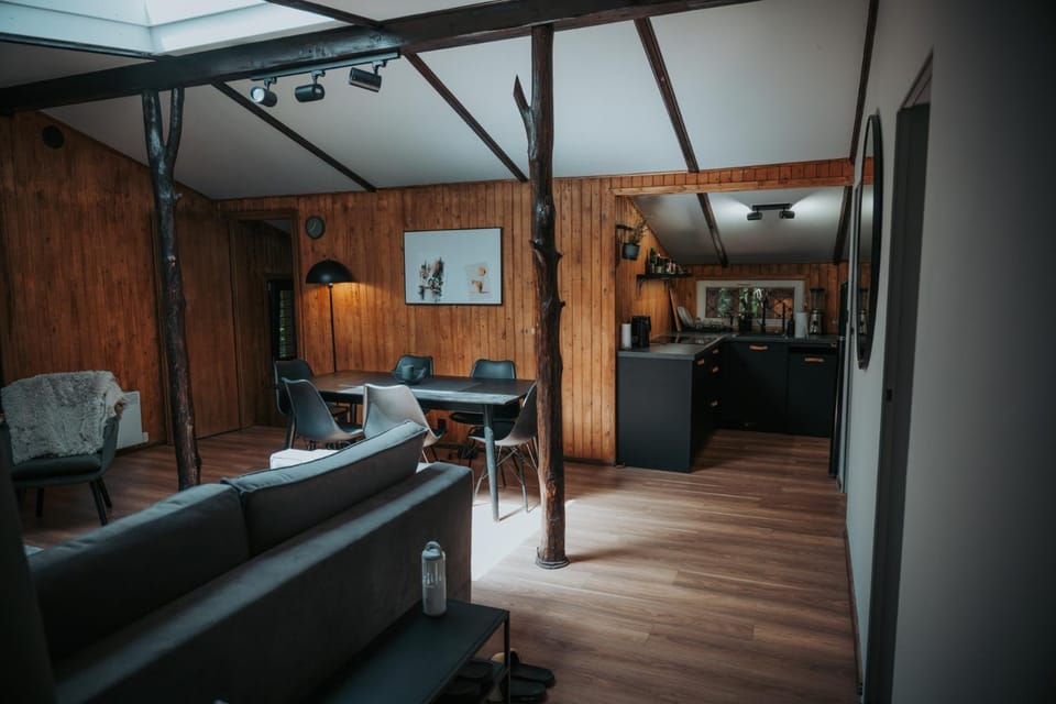 Communal lounge/ TV room, Kitchen or kitchenette, Living room, Seating area