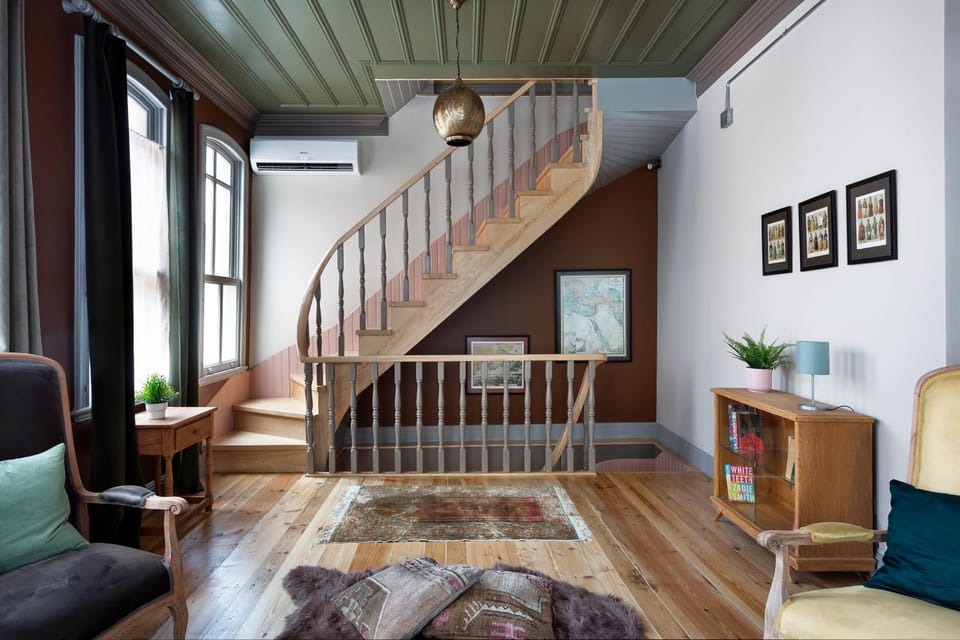 Living room, Seating area