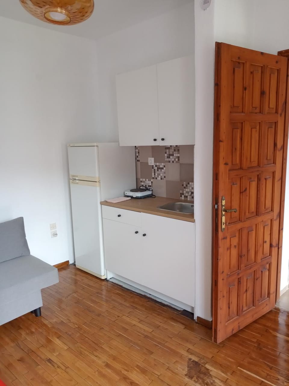 Kitchen or kitchenette, stove