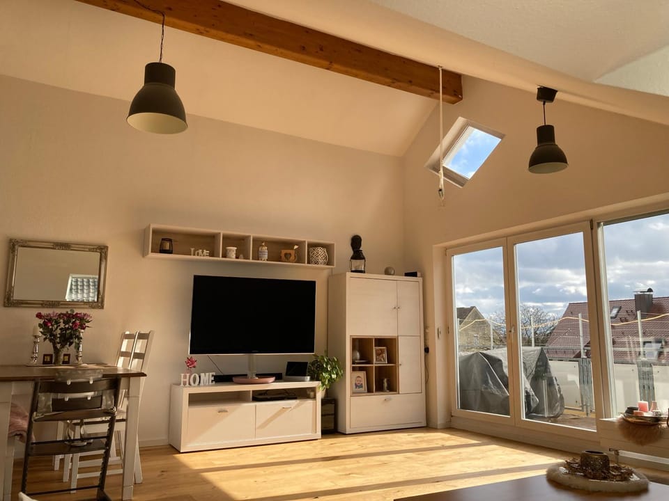 TV and multimedia, Dining area