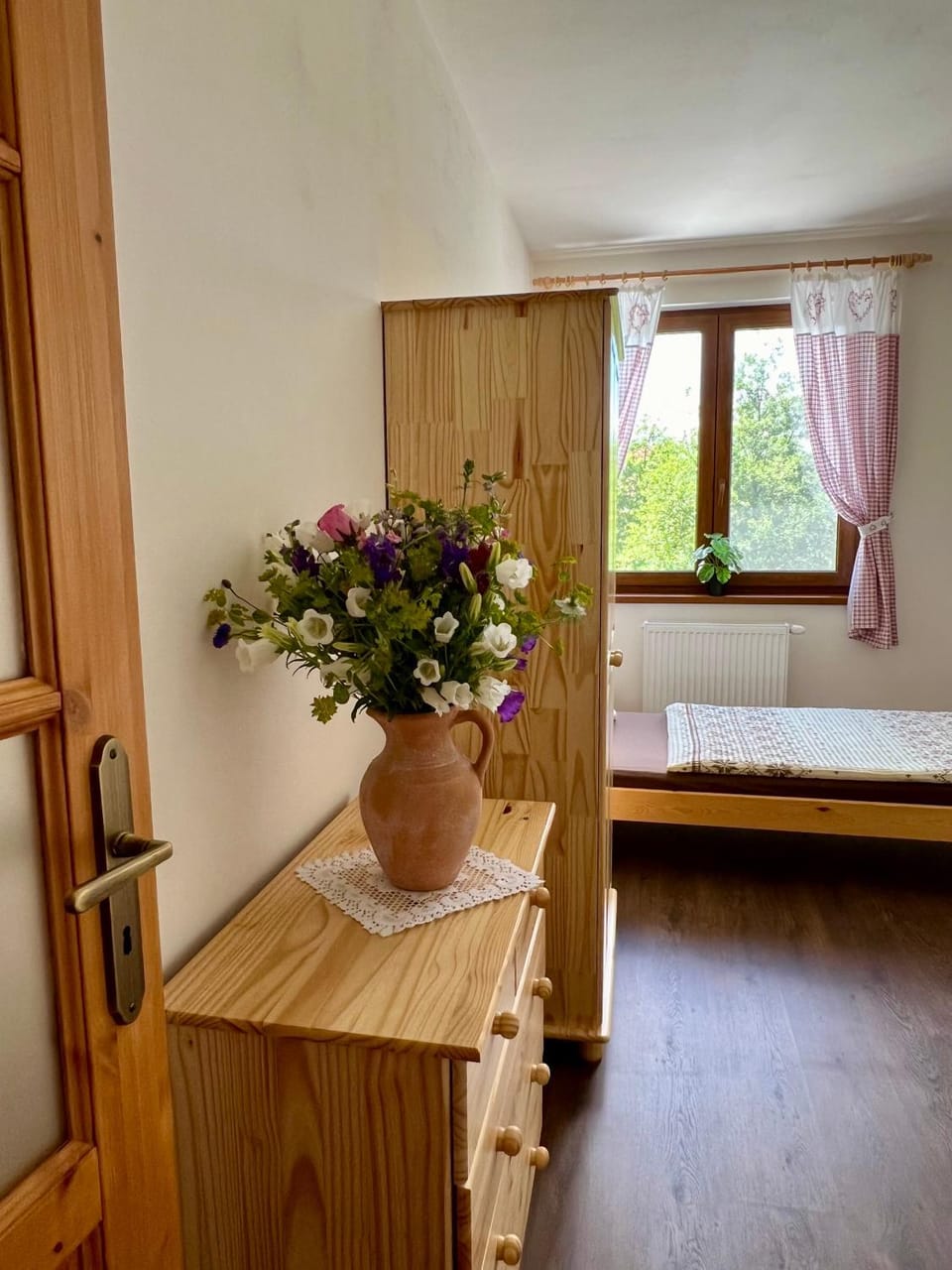 Chalupa nad rybníkem Country House in Czechia