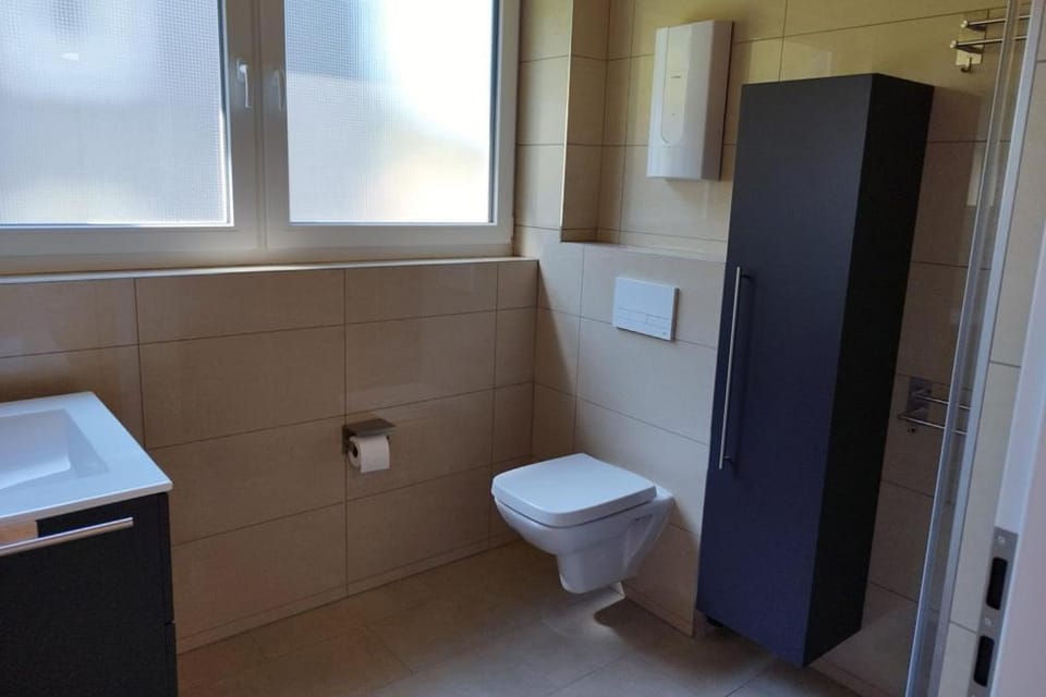 Toilet, Bathroom