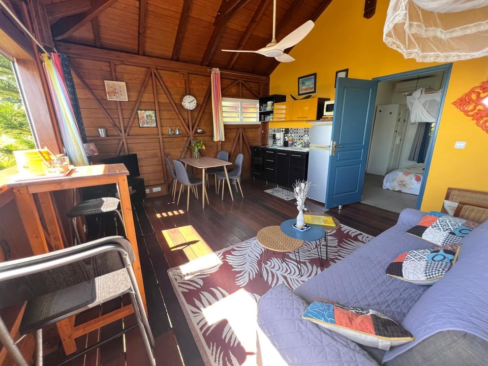 Kitchen or kitchenette, Living room, Dining area